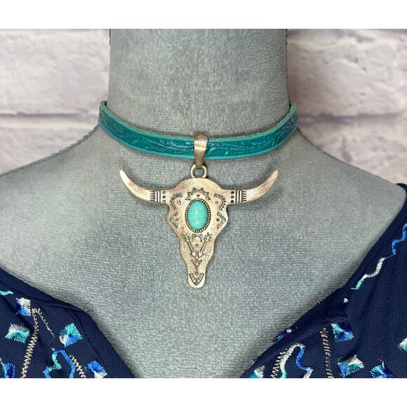 Handmade Western/Cowgirl Style Tooled Leather Choker with Cow Skull Pendant - Picture 2 of 6